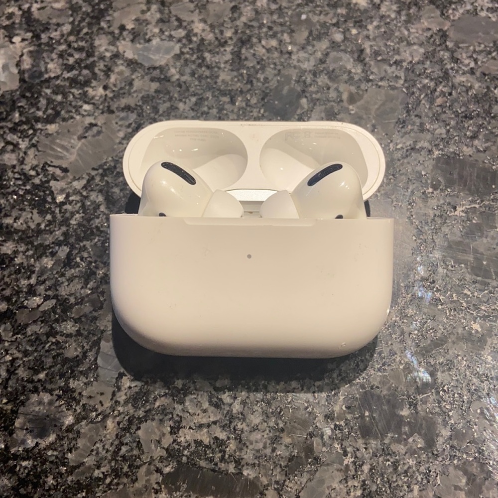 Used apple AirPod Pros